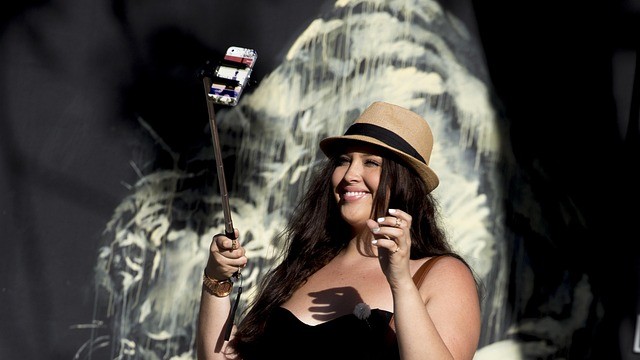 別讓孩子在網站上揭露太多個資