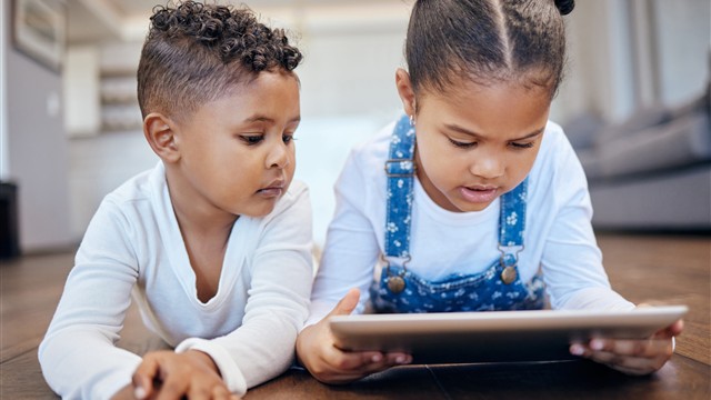 孩子螢幕裡的世界：觸控螢幕世代（The Touch-Screen Generation）的數位素養議題